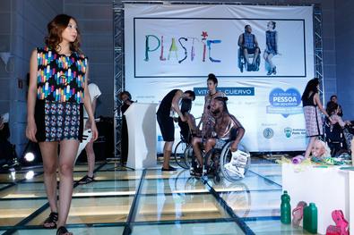 Plastic - Desfile de moda inclusivo