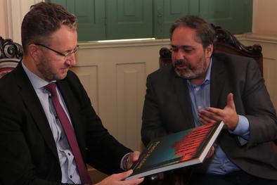 Prefeito em exercício,Gustavo Paim recebe o Embaixador da Suécia no Brasil, Sr Per-Arne Hjelmborn e Srª Cecília Lif