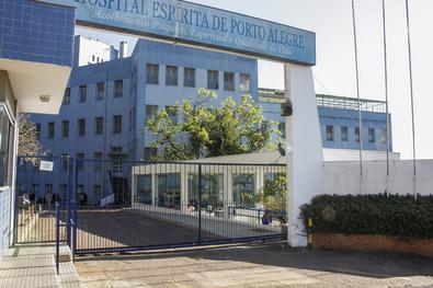 Fachada do Hospital Espiríta de Porto Alegre que abrigará o futuro Hospital Santa Ana. 