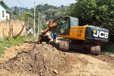 Início de obras de pavimentação e infraestrutura solicitadas pelo Orçamento Participativo