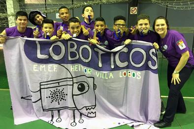 Equipe de robótica da Escola Villa Lobos é destaque em campeonato de robótica 