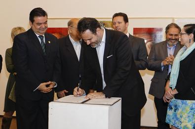 Prefeito Nelson Marchezan Júnior no ato de assinatura do decreto de criação do escritório de eventos 
