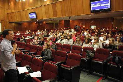 SMS através da Assessoria de Educação Continuada promove o Ciclo de Debates Barbara Starfield com o Médico sanitarista, especialista em saúde da família e comunidade e ex-Sec. Saúde da cidade do RJ, Daniel Soranz. Local: Auditório MP 