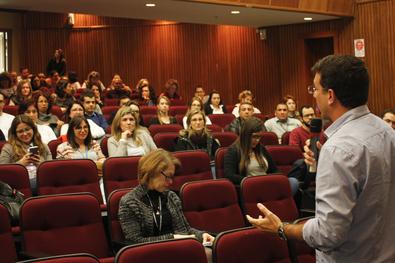 SMS através da Assessoria de Educação Continuada promove o Ciclo de Debates Barbara Starfield com o Médico sanitarista, especialista em saúde da família e comunidade e ex-Sec. Saúde da cidade do RJ, Daniel Soranz. Local: Auditório MP 