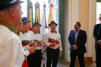 Vice- Prefeito Gustavo Paim recebe comitiva das comemorações do Dia do Vinho em Porto Alegre.