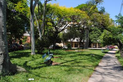 Praça Marselhesa é adotada