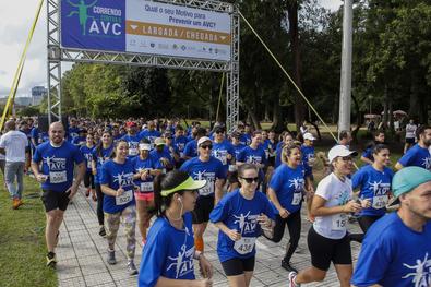 Rede Brasil AVC, com apoio da SMS, promove a prova "Correndo Contra o AVC" no Dia Mundial do AVC. Local: Parque Farroupilha (Redenção). 