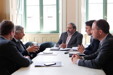 Vice-prefeito recebe Mauricio Maioli, Fábio Machado e Gustavo Di Maggio ( Alvarás C. B.) + Sec. Leandro Lemos