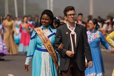 Vice-prefeito Gustavo Paim participa do desfile tradicionalista da Semana Farroupilha