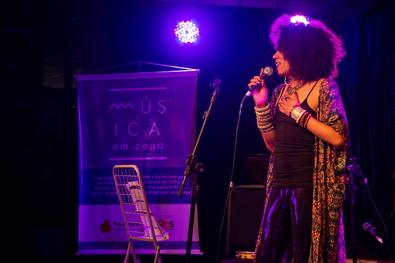 Música em Cena - Valéria Houston Local: Centro Municipal de Cultura