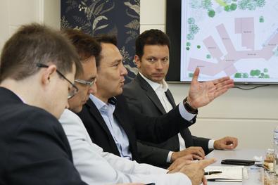 Prefeito Nelson Marchezan Junior, Sec. SMS Erno Harzheim e direção da AESC em reunião para apresentação dos projetos do Hospital Santa Ana (AESC). Local: Sede da Aesc R. Manoelito de Ornelas, 40 - 22º 