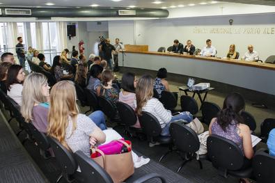 Audiência pública para apresentação do Relatório de Gestão da SMS do 2º Quadrimestre na Cosmam/Câmara Municipal de Porto Alegre Local: Plenário Ana Terra da CMPA