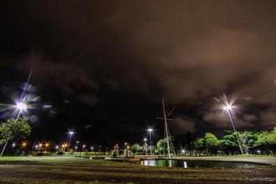 Nova iluminação do parque Marinha do Brasil é instalada 