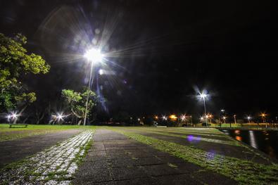 Nova iluminação do parque Marinha do Brasil é instalada 