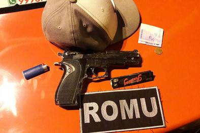 ROMU aborda indivíduos em táxi com pistola de brinquedo