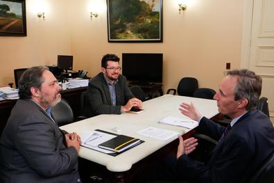 Prefeito em Exercício, Gustavo Paim, recebe o diretor do Banco Mundial para o Brasil, Martin Raiser