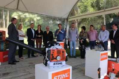 Ato de Entrega de equipamentos doados pela Stihl Ferramentas a PMPA Local: Winge Floricultura