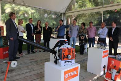 Ato de Entrega de equipamentos doados pela Stihl Ferramentas a PMPA Local: Winge Floricultura