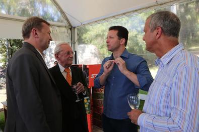 Ato de Entrega de equipamentos doados pela Stihl Ferramentas a PMPA Local: Winge Floricultura