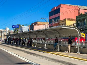 Estação CB - URBANO STATION no corredor de ônibus da Av Azenha
